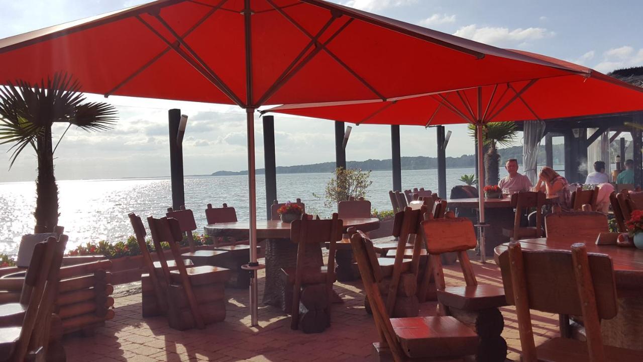 Appartement "Opal" Mit Penthouseflair - Oase Am Haff Garz  Exteriör bild
